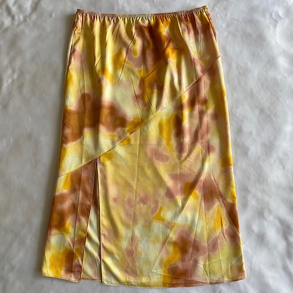 Marc New York Andrew Marc Satin Retro Print A-Line Maxi Skirt With Front Slit - Picture 5 of 10